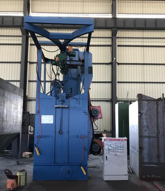 江蘇拋丸機除銹設備 巴西南卡希亞斯Caxias do Sul客戶采購雙鉤吊掛式拋丸機